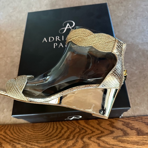 Sandals - Picture 5 of 8